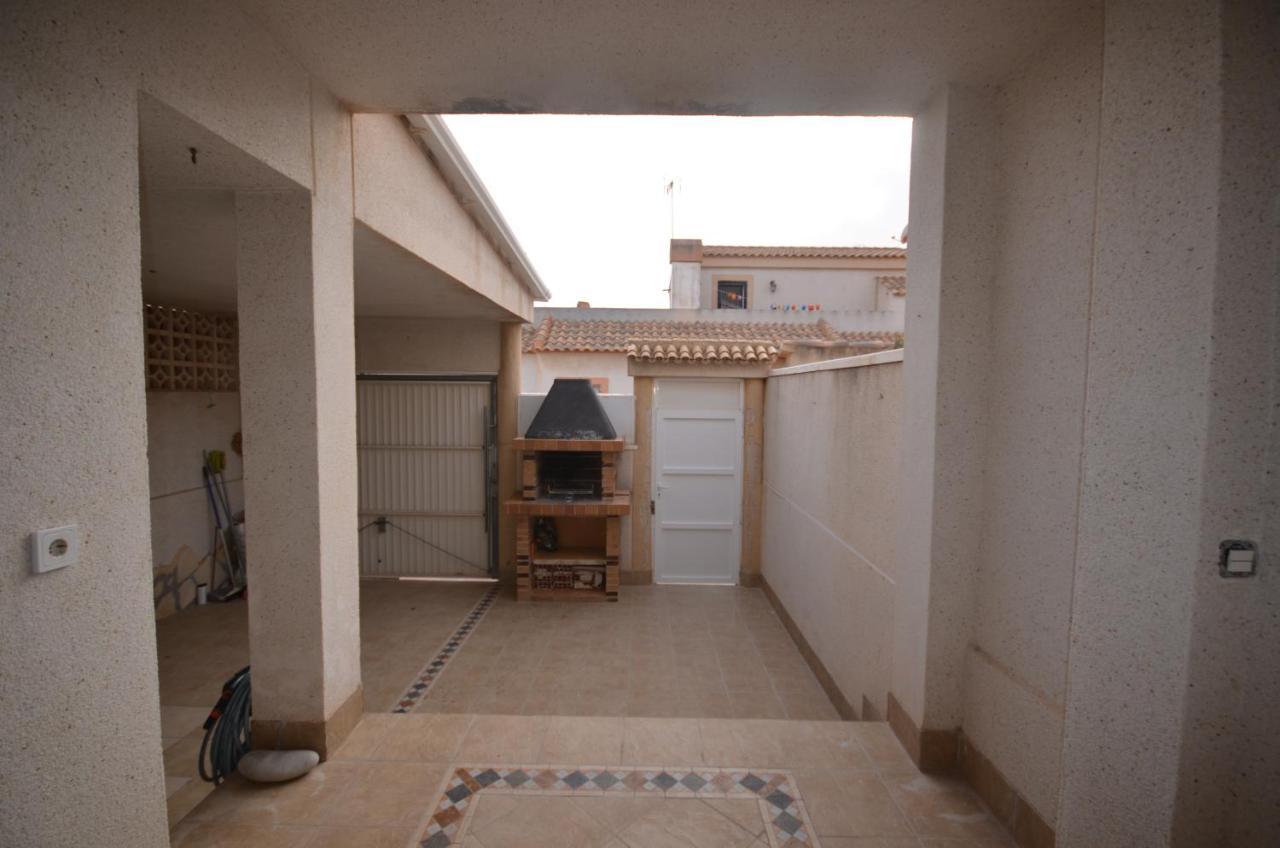 Agradable Adosado Con Piscina, Duchas Hidromasaje Villa Torrevieja Kültér fotó