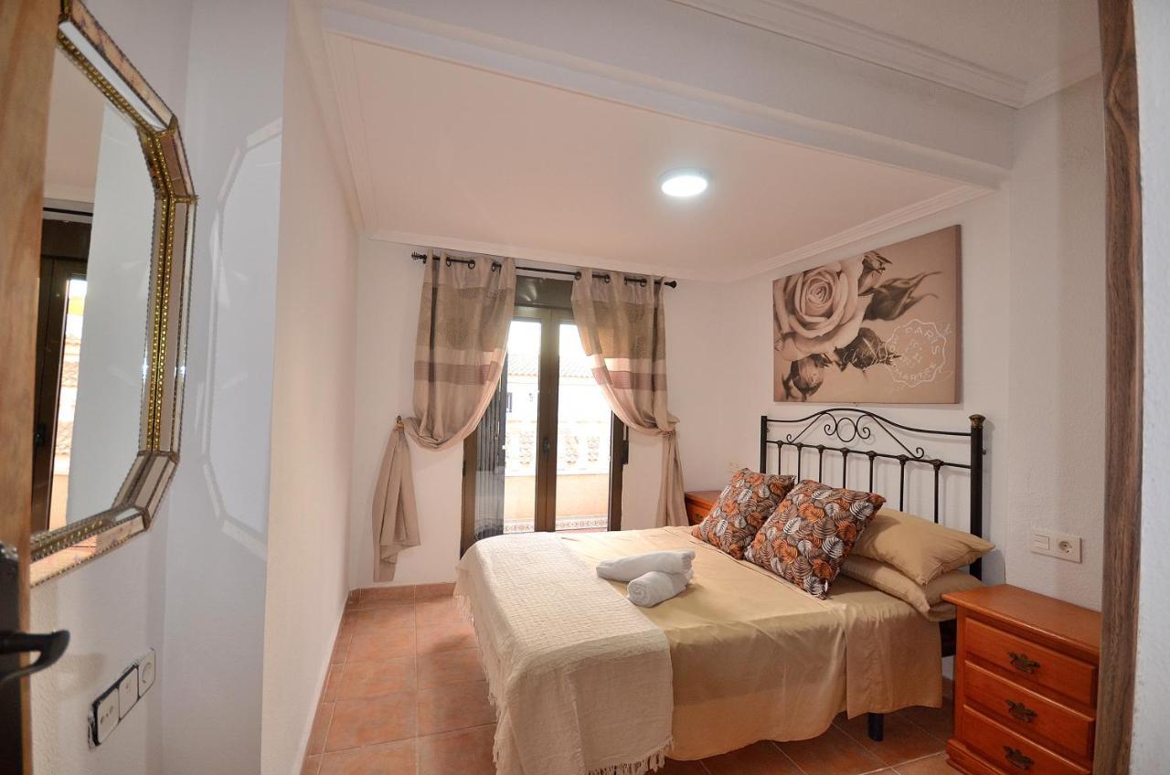 Agradable Adosado Con Piscina, Duchas Hidromasaje Villa Torrevieja Kültér fotó