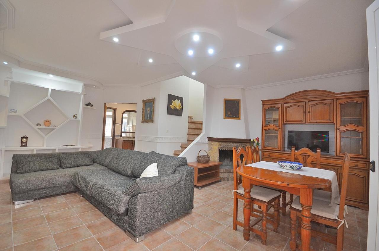 Agradable Adosado Con Piscina, Duchas Hidromasaje Villa Torrevieja Kültér fotó