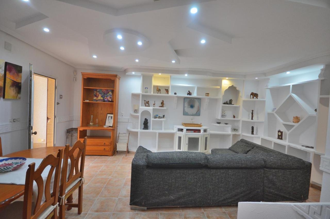 Agradable Adosado Con Piscina, Duchas Hidromasaje Villa Torrevieja Kültér fotó